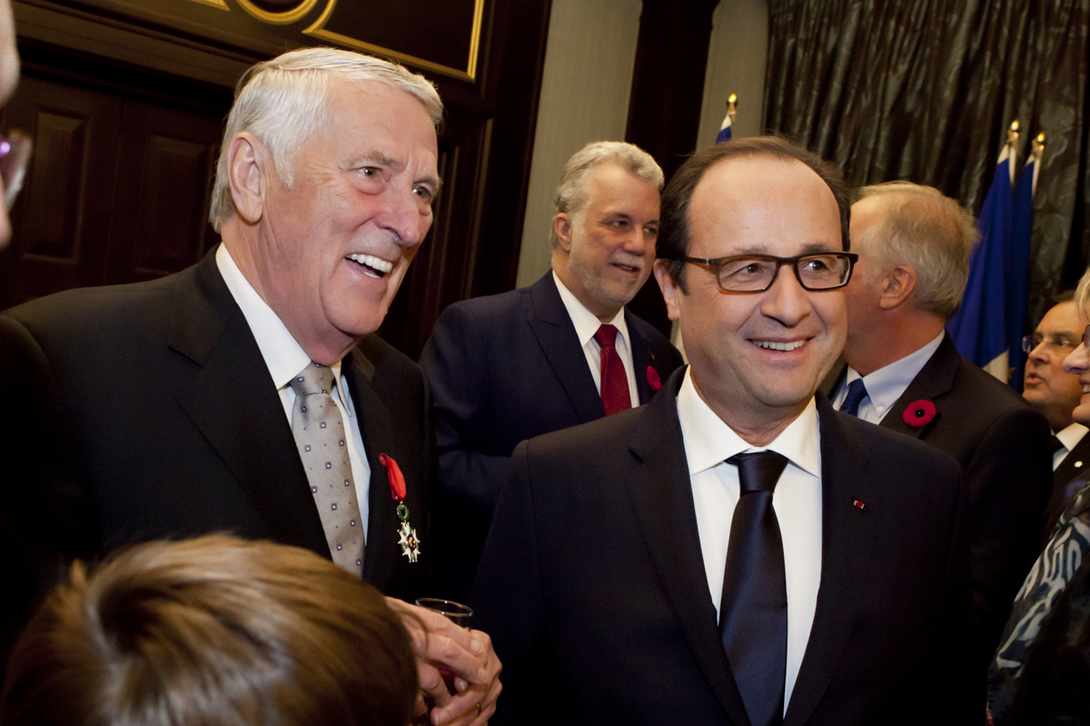 Photo de la remise la médaille de chevalier de l'ordre national de la légion d'honneur. Par le photographe événementiel Philippe Ruel